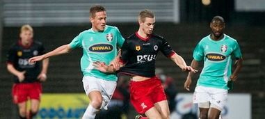 依然保持着 依然保持着